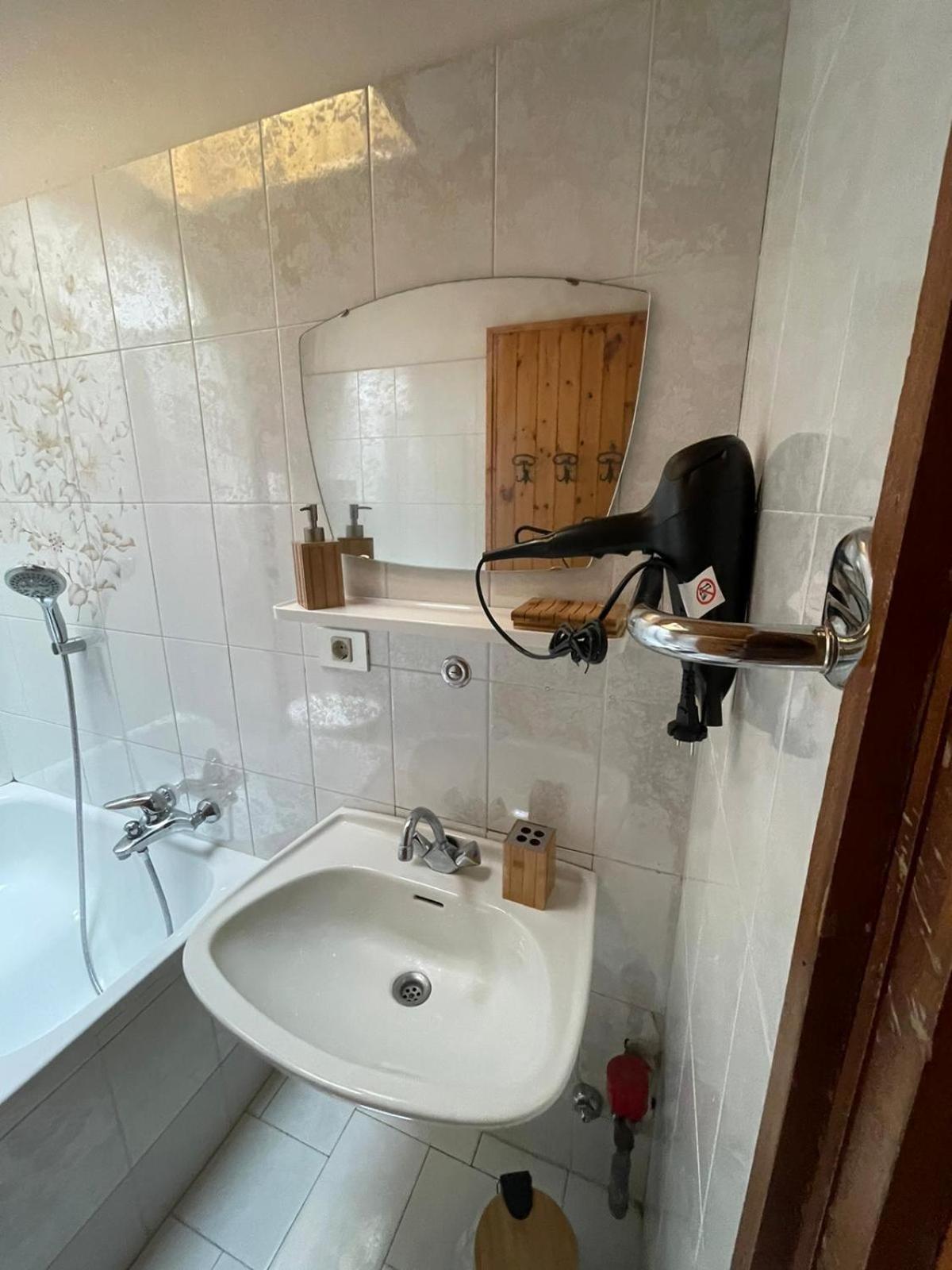 Picchio Rosso - Stanza Privata Con Bagno In Val Di Fassa Pera Exterior foto