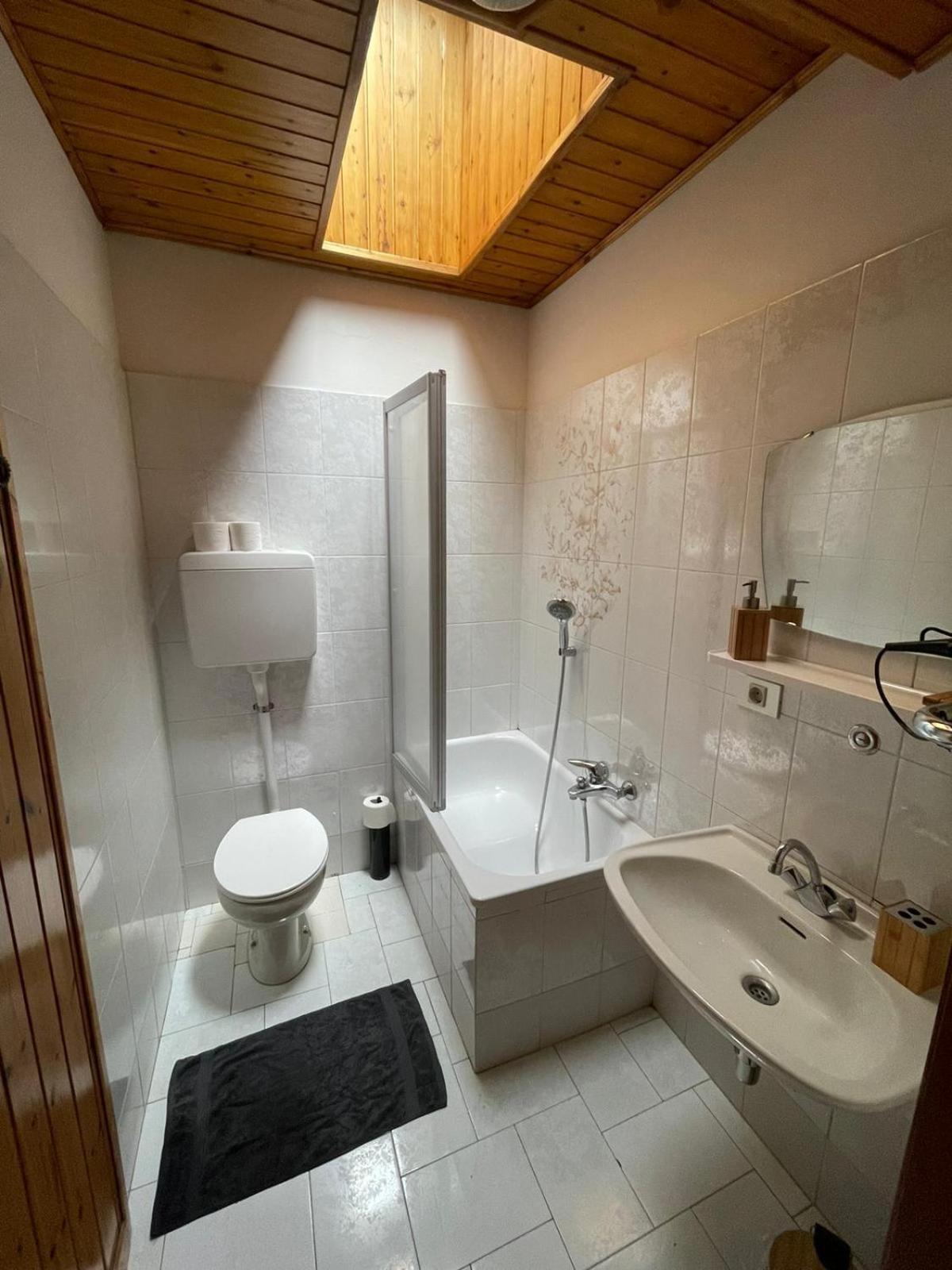 Picchio Rosso - Stanza Privata Con Bagno In Val Di Fassa Pera Exterior foto